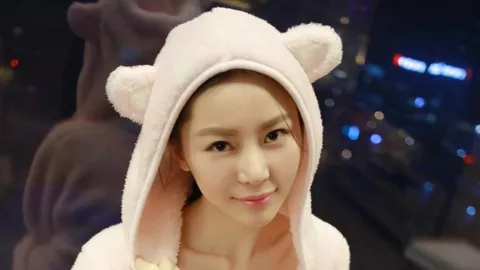 毛戈平家族套现14亿